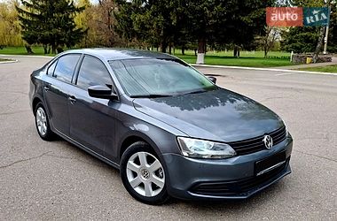 Седан Volkswagen Jetta 2013 в Ромнах
