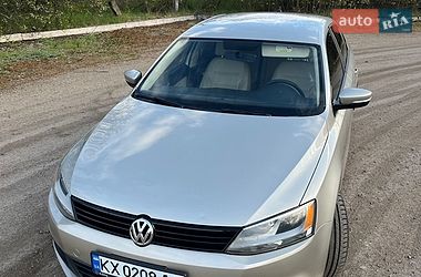Седан Volkswagen Jetta 2014 в Кегичевке