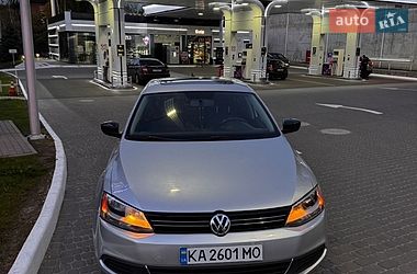Седан Volkswagen Jetta 2012 в Києві