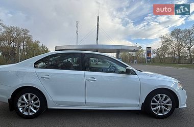 Седан Volkswagen Jetta 2014 в Чернигове