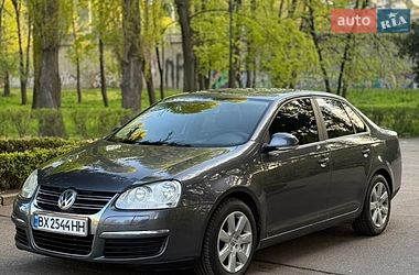 Седан Volkswagen Jetta 2005 в Києві