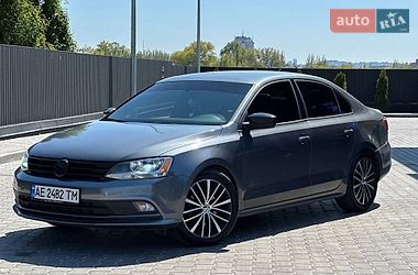 Седан Volkswagen Jetta 2015 в Дніпрі