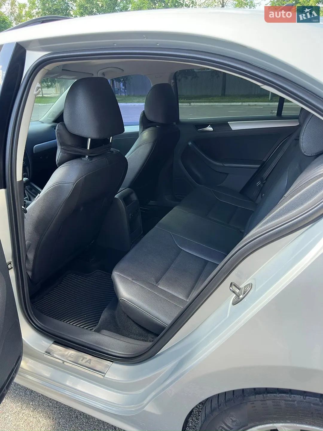 2010 Volkswagen Jetta - мініатюра 32