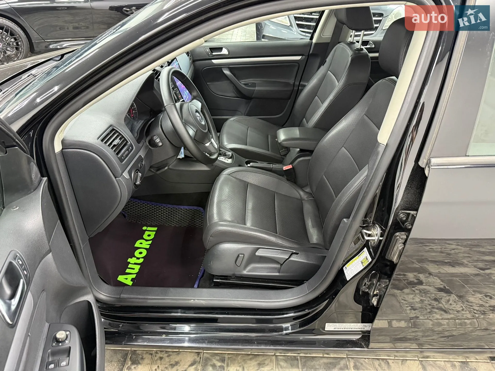2010 Volkswagen Jetta - мініатюра 12