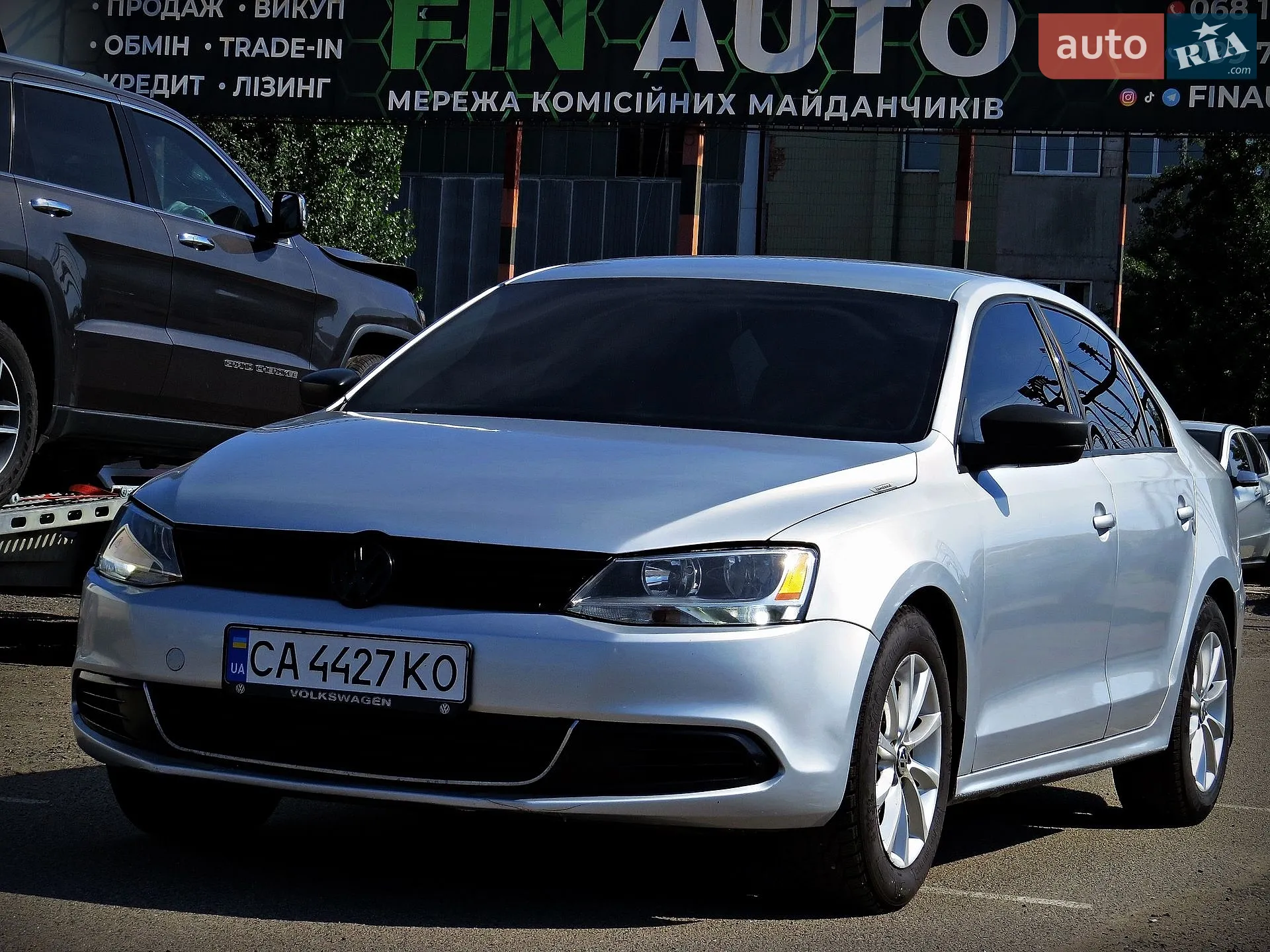 2010 Volkswagen Jetta - фото 1