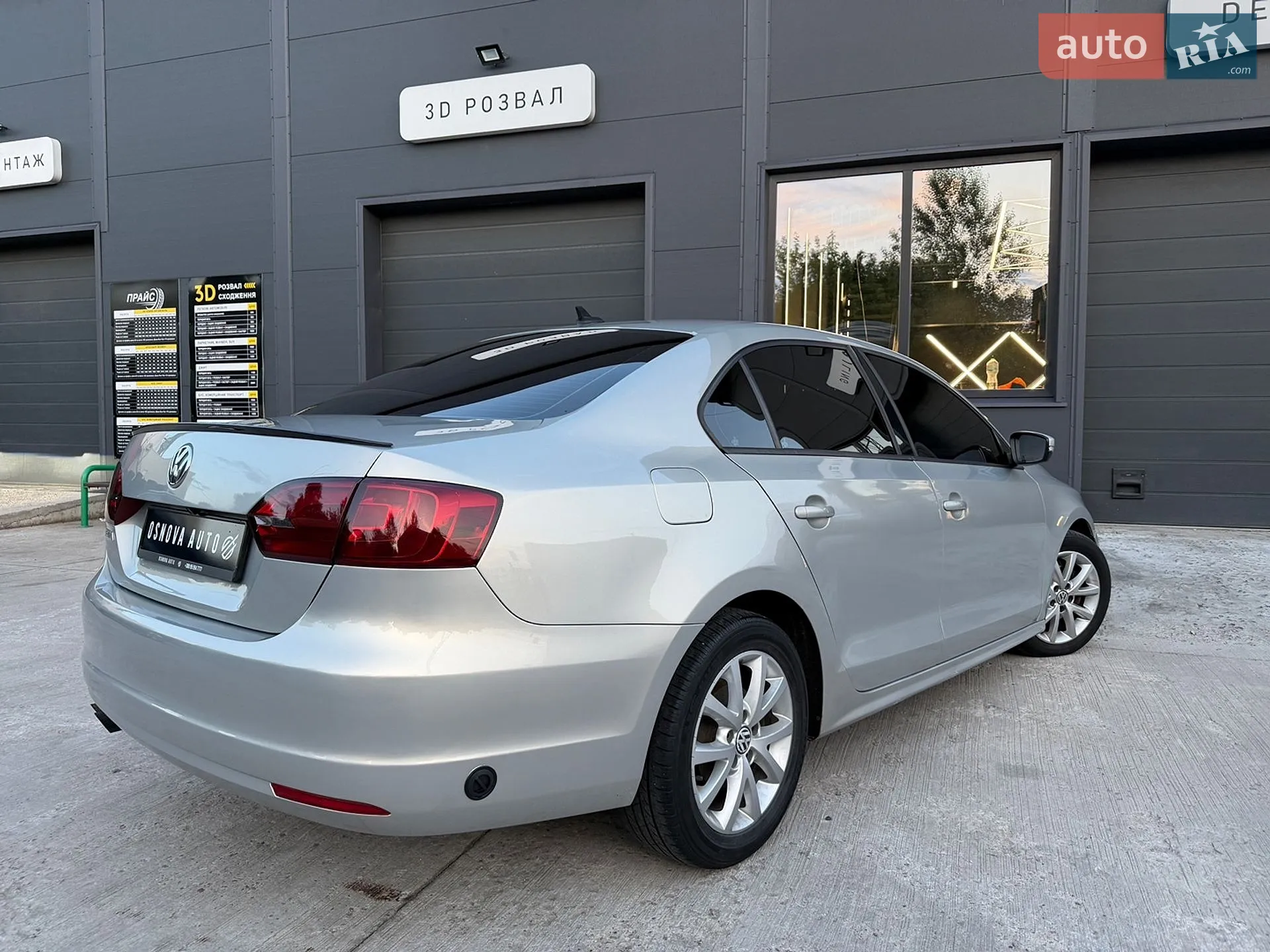 2010 Volkswagen Jetta - мініатюра 11