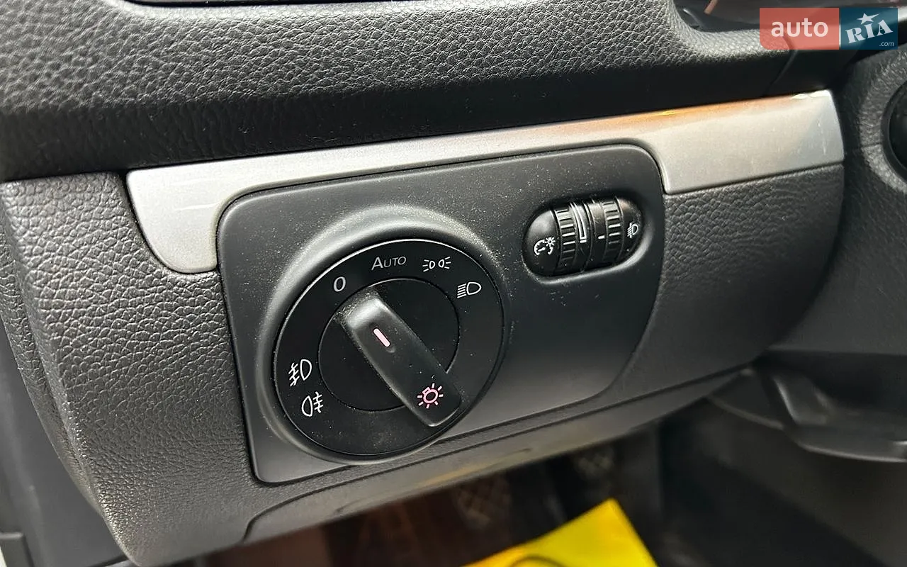 2010 Volkswagen Jetta - мініатюра 12
