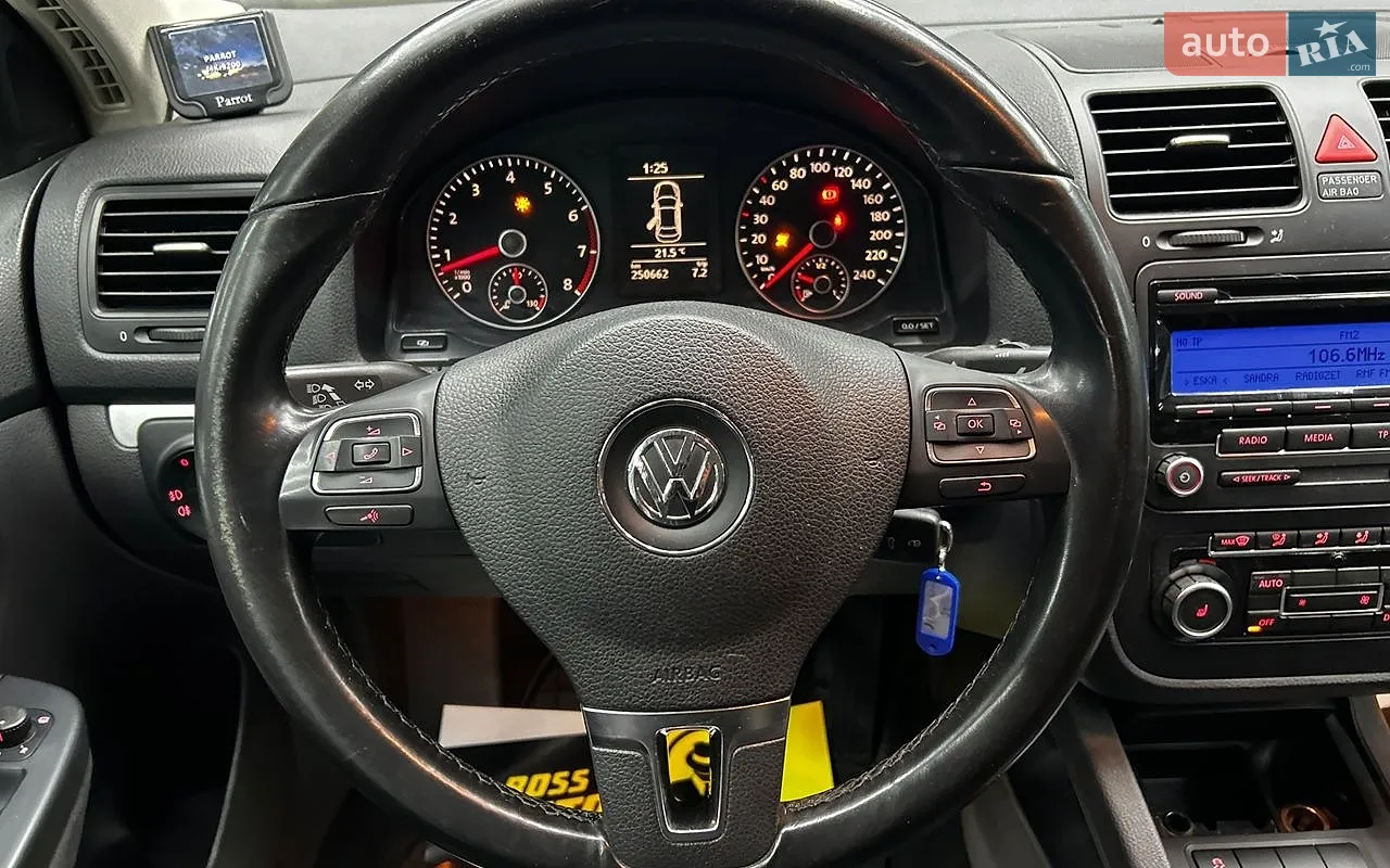 2010 Volkswagen Jetta - мініатюра 16