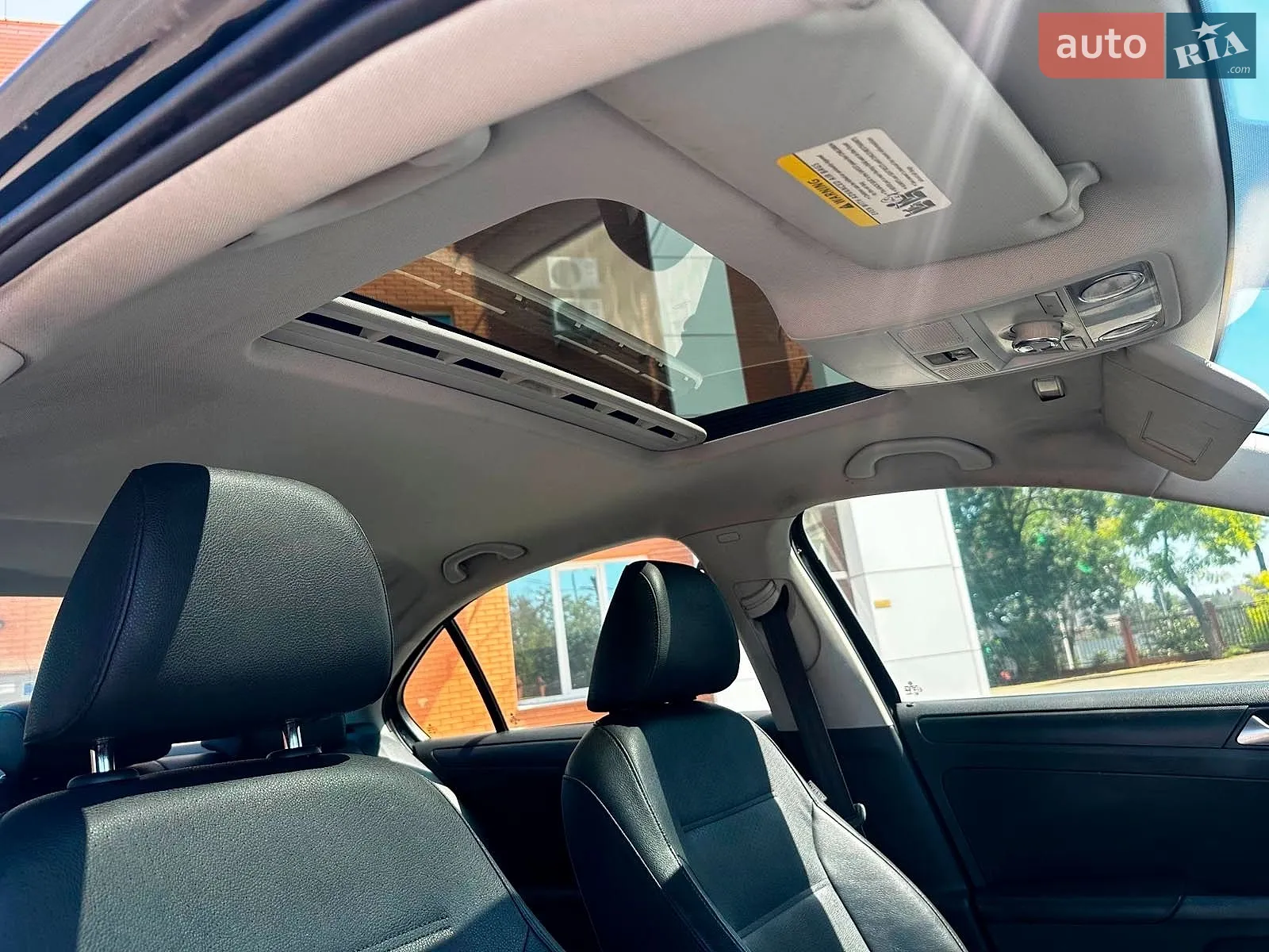 2010 Volkswagen Jetta - мініатюра 29
