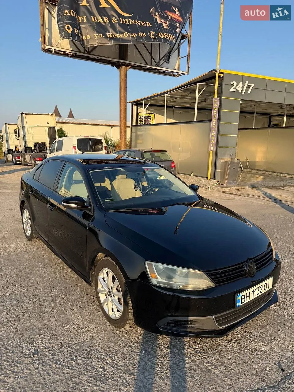 2011 Volkswagen Jetta - фото 1