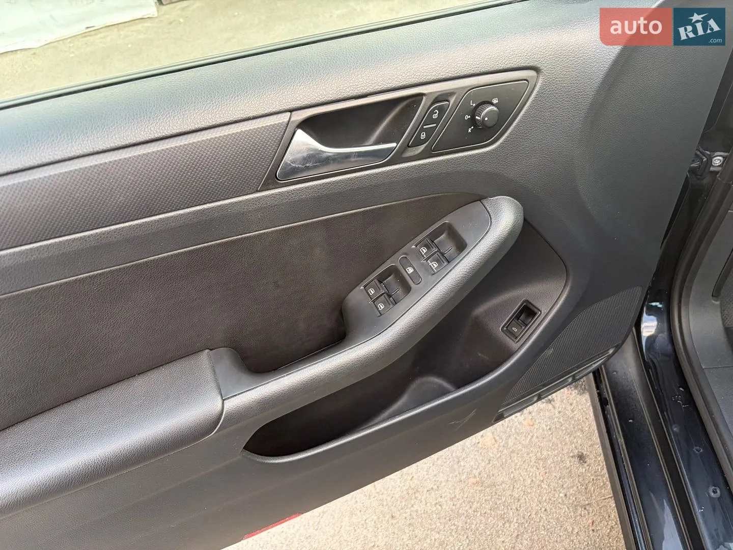 2010 Volkswagen Jetta - мініатюра 23