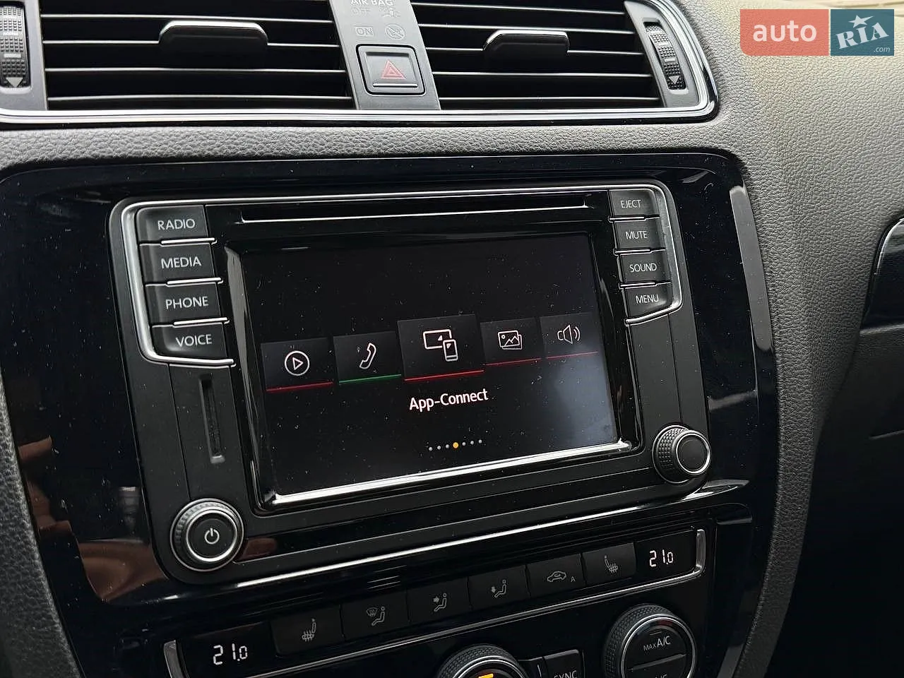 2016 Volkswagen Jetta - мініатюра 32