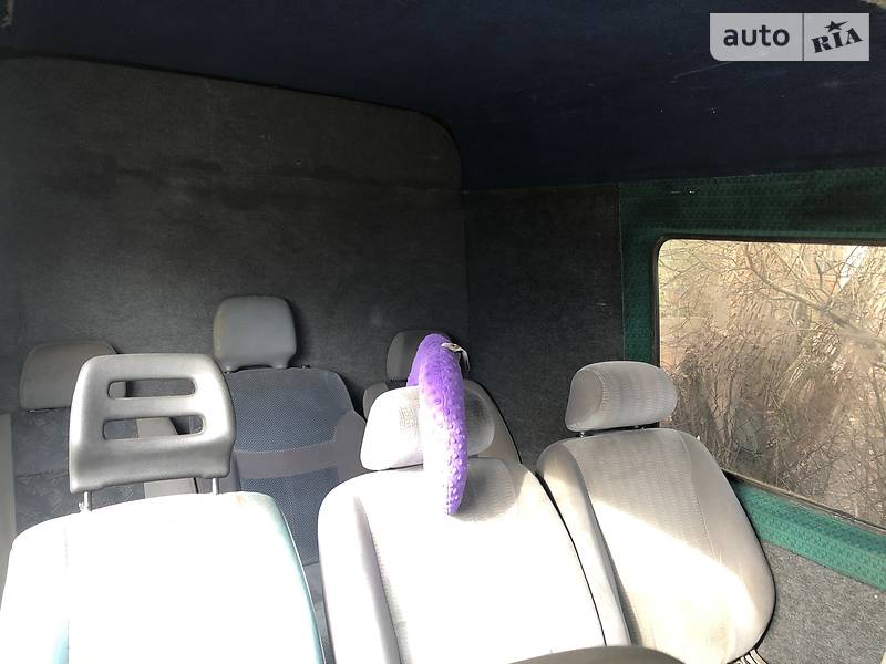 Вантажопасажирський фургон Volkswagen LT 2004 в Володимирі