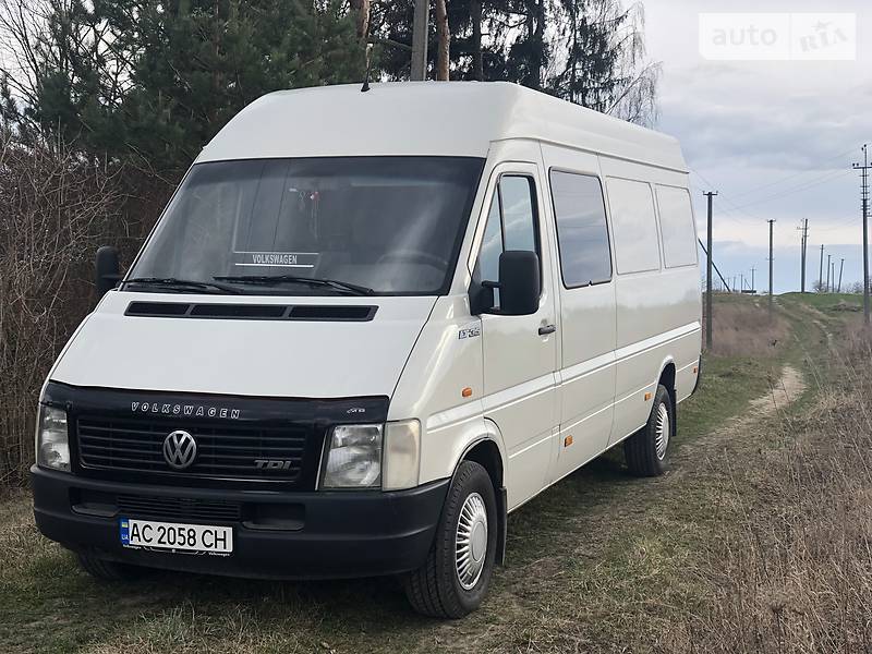 Вантажопасажирський фургон Volkswagen LT 2004 в Володимирі