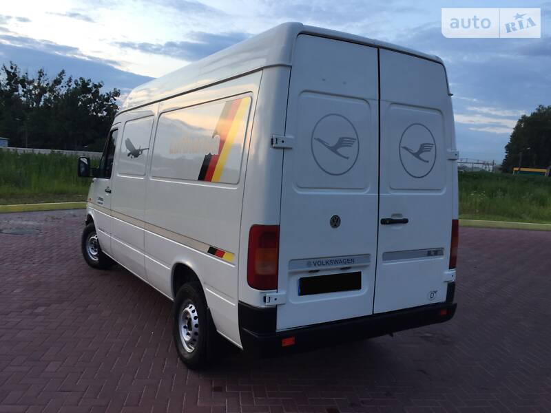 Вантажопасажирський фургон Volkswagen LT 2004 в Рівному