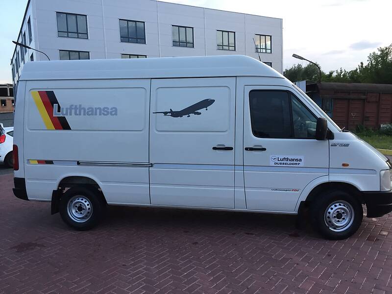 Вантажопасажирський фургон Volkswagen LT 2004 в Рівному