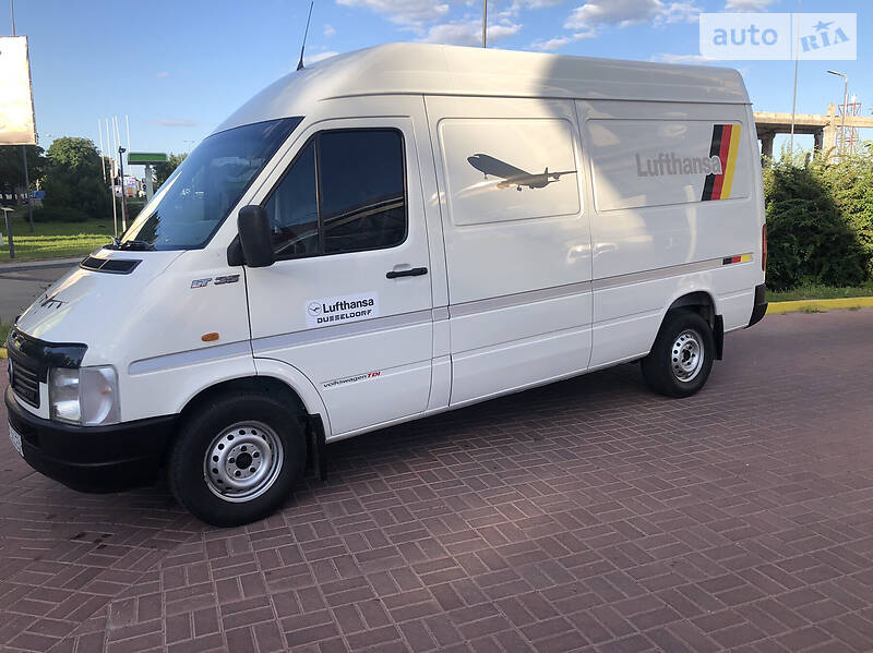 Вантажопасажирський фургон Volkswagen LT 2004 в Рівному