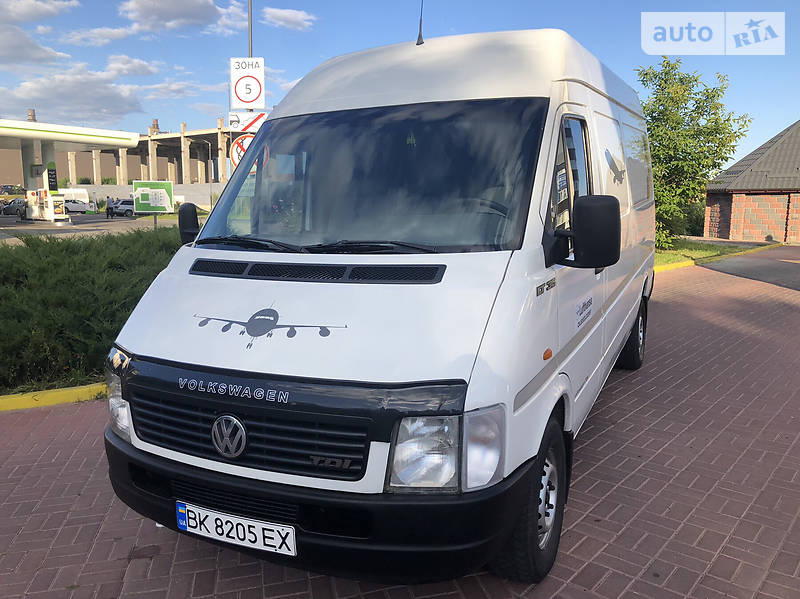 Вантажопасажирський фургон Volkswagen LT 2004 в Рівному