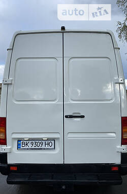 Вантажний фургон Volkswagen LT 2004 в Сарнах