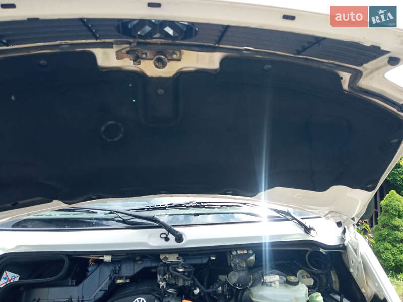 Вантажний фургон Volkswagen LT 2006 в Луцьку