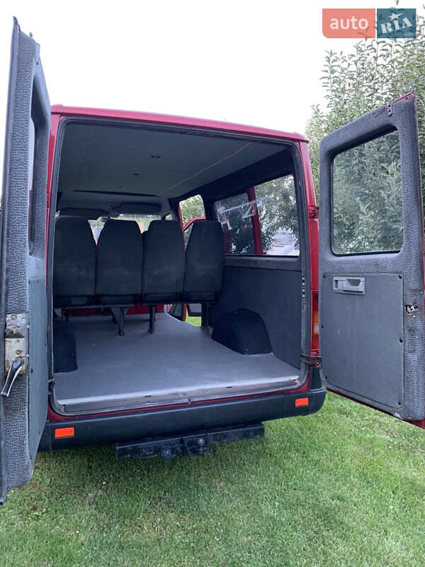 Вантажопасажирський фургон Volkswagen LT 2002 в Дубні