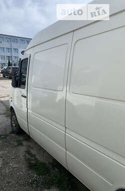 Грузовой фургон Volkswagen LT 2006 в Львове