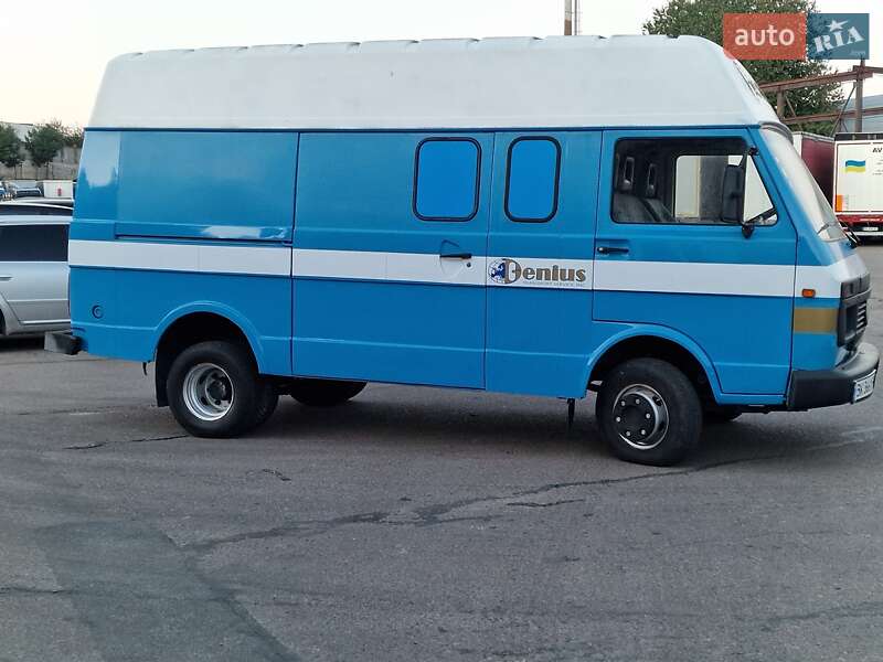 Вантажний фургон Volkswagen LT 1995 в Рівному