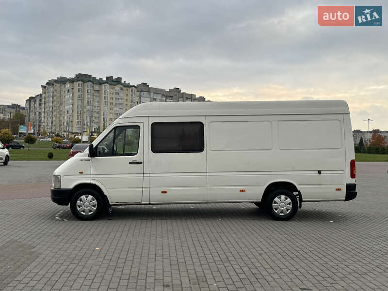 Грузопассажирский фургон Volkswagen LT 2004 в Львове