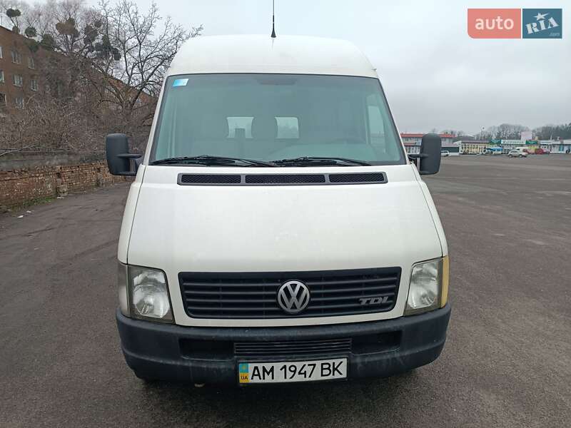 Вантажопасажирський фургон Volkswagen LT 2003 в Тульчині