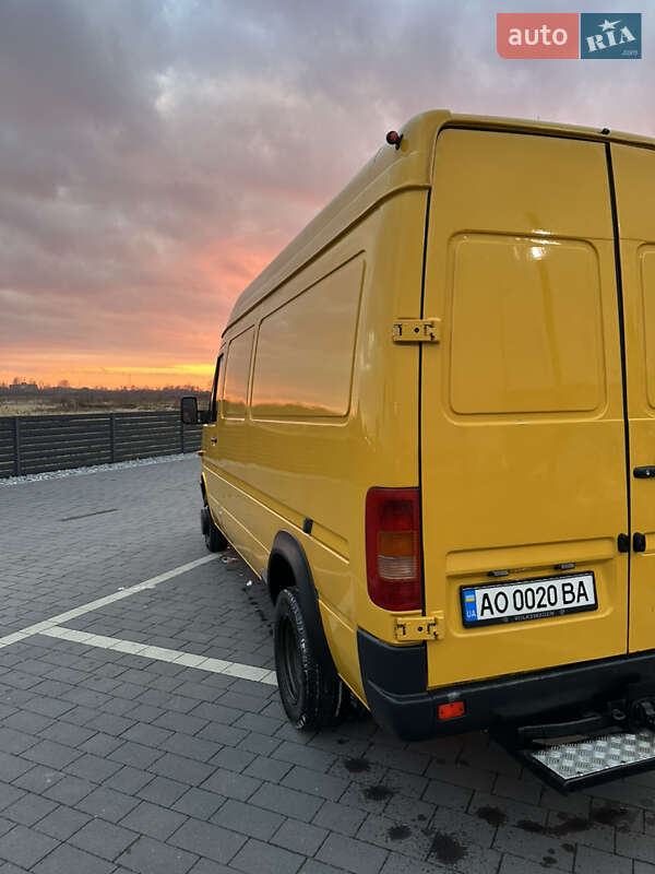 Вантажний фургон Volkswagen LT 2006 в Мукачевому