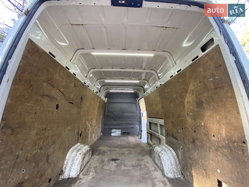 Грузовой фургон Volkswagen LT 2004 в Львове