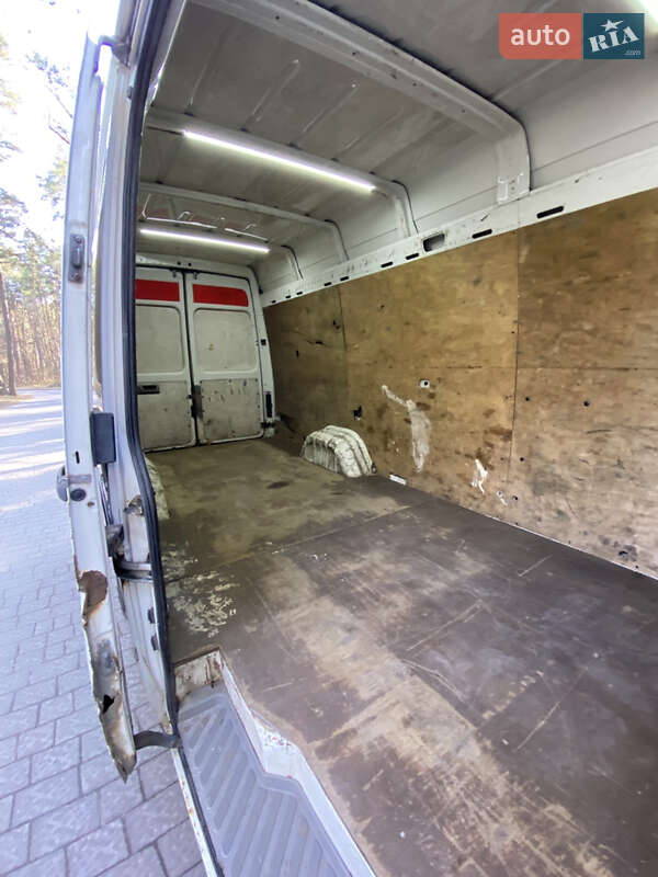 Грузовой фургон Volkswagen LT 2004 в Львове