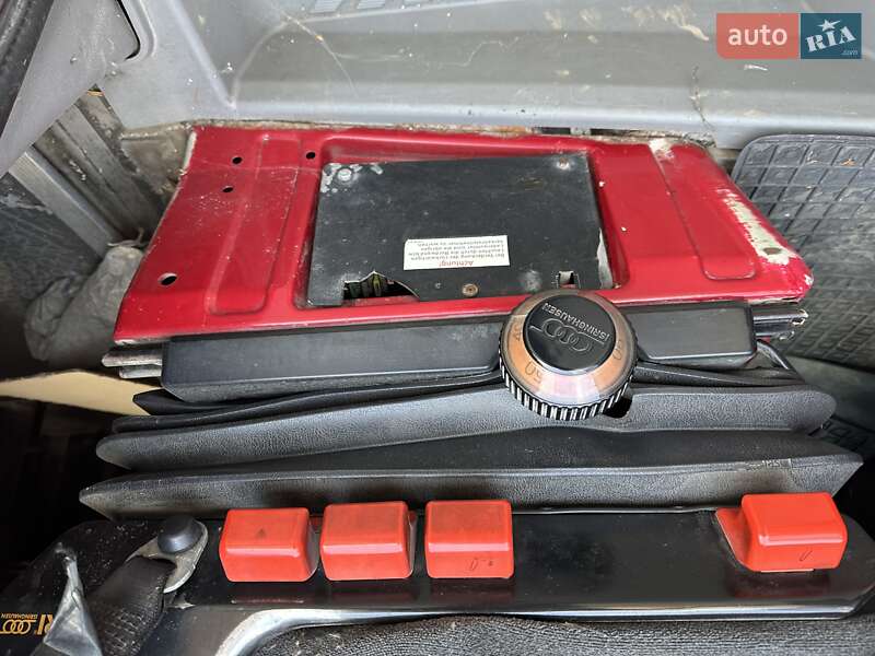 Міський автобус Volkswagen LT 2000 в Чернівцях