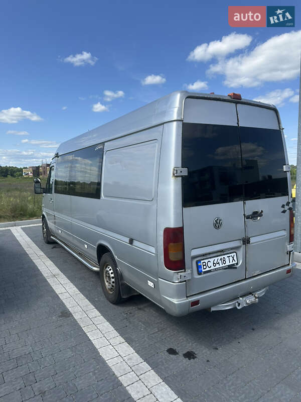 Вантажопасажирський фургон Volkswagen LT 2006 в Львові
