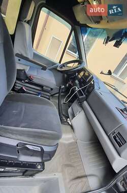 Грузопассажирский фургон Volkswagen LT 2002 в 