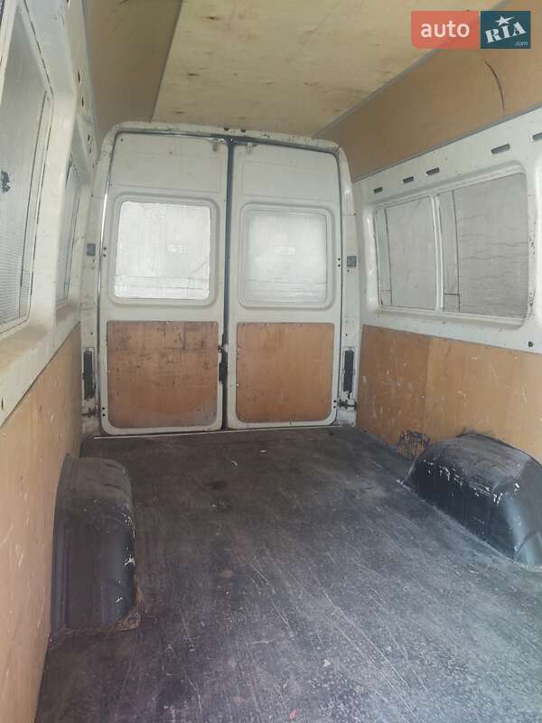 Вантажний фургон Volkswagen LT 2005 в Гощі