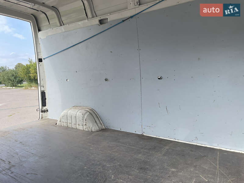 Вантажний фургон Volkswagen LT 2006 в Конотопі