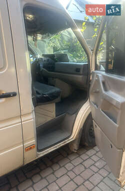 Грузовой фургон Volkswagen LT 2000 в 