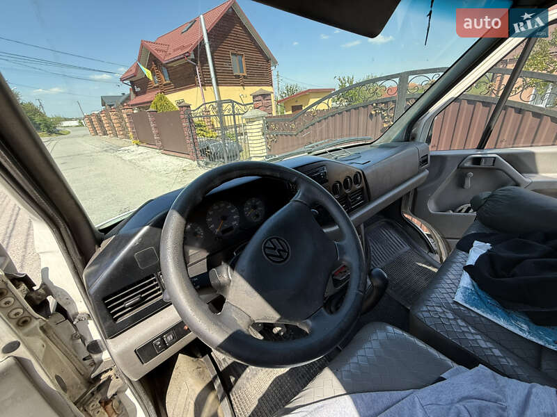 Вантажний фургон Volkswagen LT 2003 в Львові