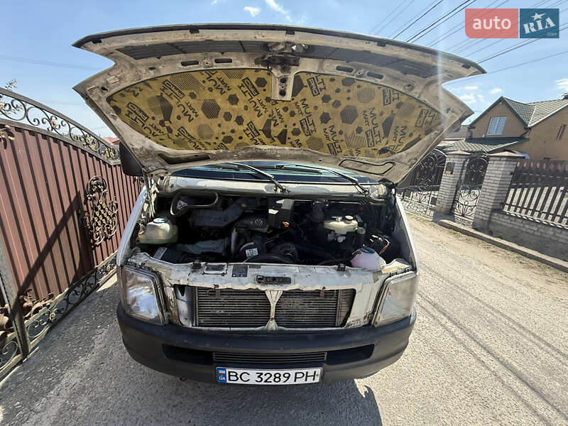 Вантажний фургон Volkswagen LT 2003 в Львові