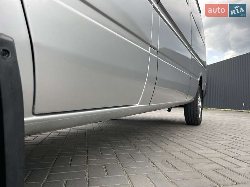 Вантажний фургон Volkswagen LT 2006 в Рівному