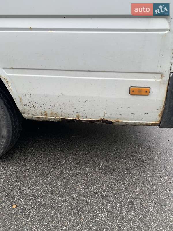 Грузовой фургон Volkswagen LT 2000 в Чернигове