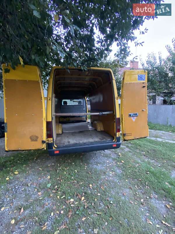 Грузовой фургон Volkswagen LT 2002 в Черновцах