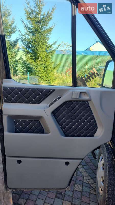 Мікроавтобус Volkswagen LT 2004 в Новояворівську