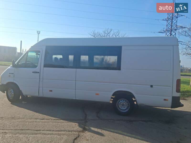 Грузопассажирский фургон Volkswagen LT 2006 в Николаеве