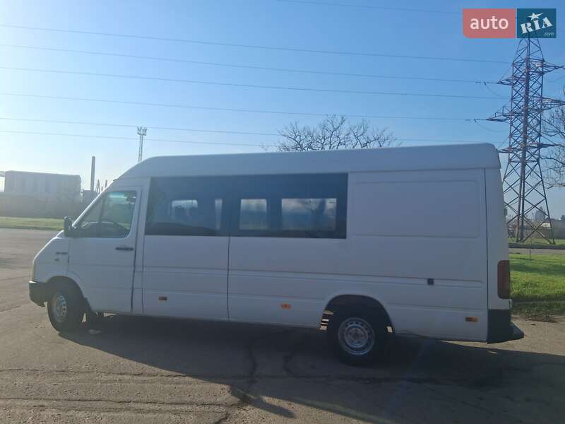 Грузопассажирский фургон Volkswagen LT 2006 в Николаеве