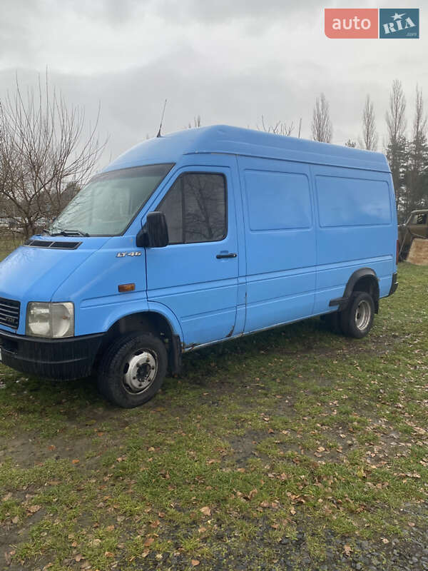 Грузовой фургон Volkswagen LT 2001 в Вараше