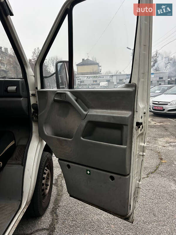 Грузовой фургон Volkswagen LT 2000 в Запорожье