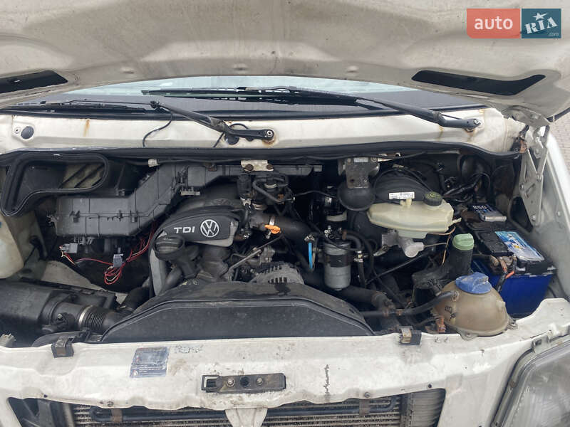 Вантажний фургон Volkswagen LT 2005 в Івано-Франківську