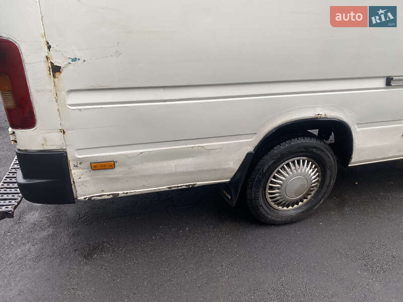 Вантажний фургон Volkswagen LT 1998 в Харкові